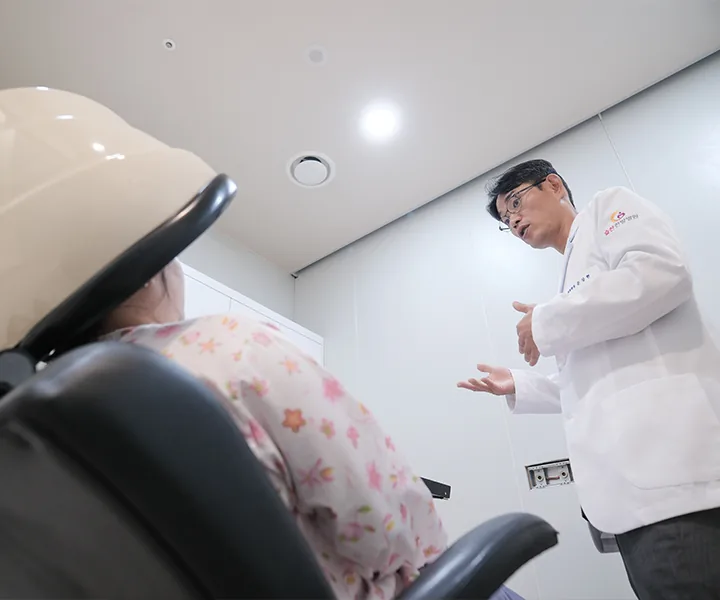 슬찬한방병원 두피탈모클리닉 진료 모습